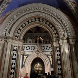cripta basílica santa chiara